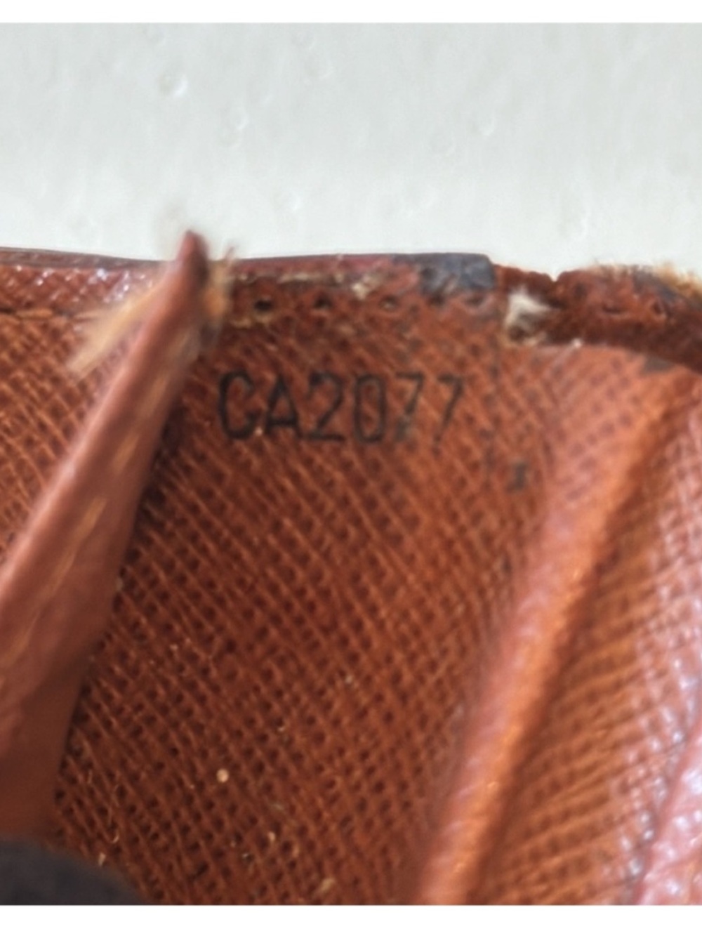 Louis Vuitton Monogram Canvas Men's Wallet in Brown and Gold - Picture 11 of 11